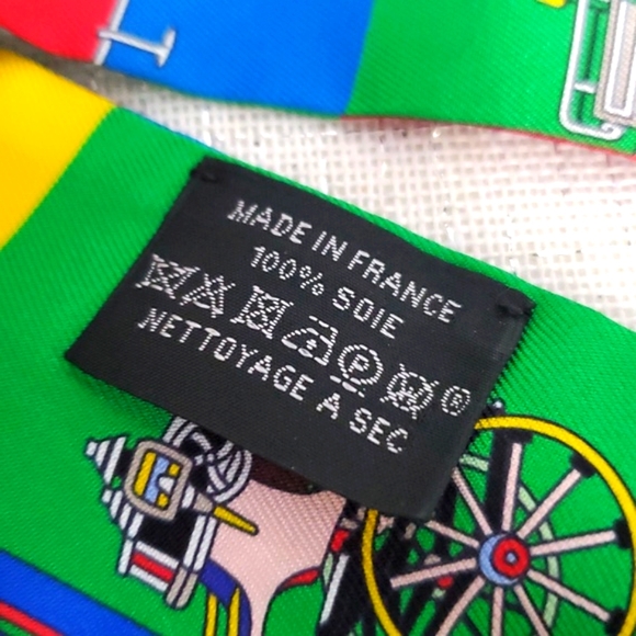 Hermes Colorful Carriage Design Scarf - Picture 5 of 10